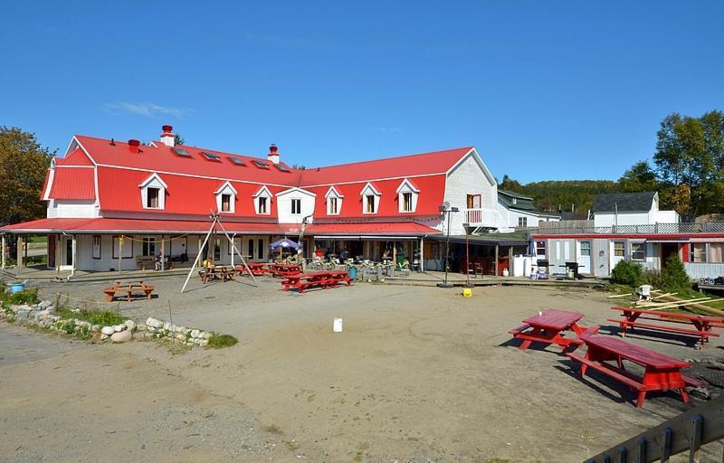 Auberge Jeunesse De טאדוסאק מראה חיצוני תמונה